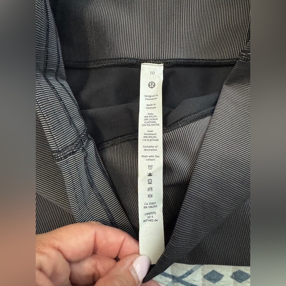 ✨Special Edition✨Lululemon Base Pace HR Tight 25" *Two-Tone Ribbed - Picture 4 of 7